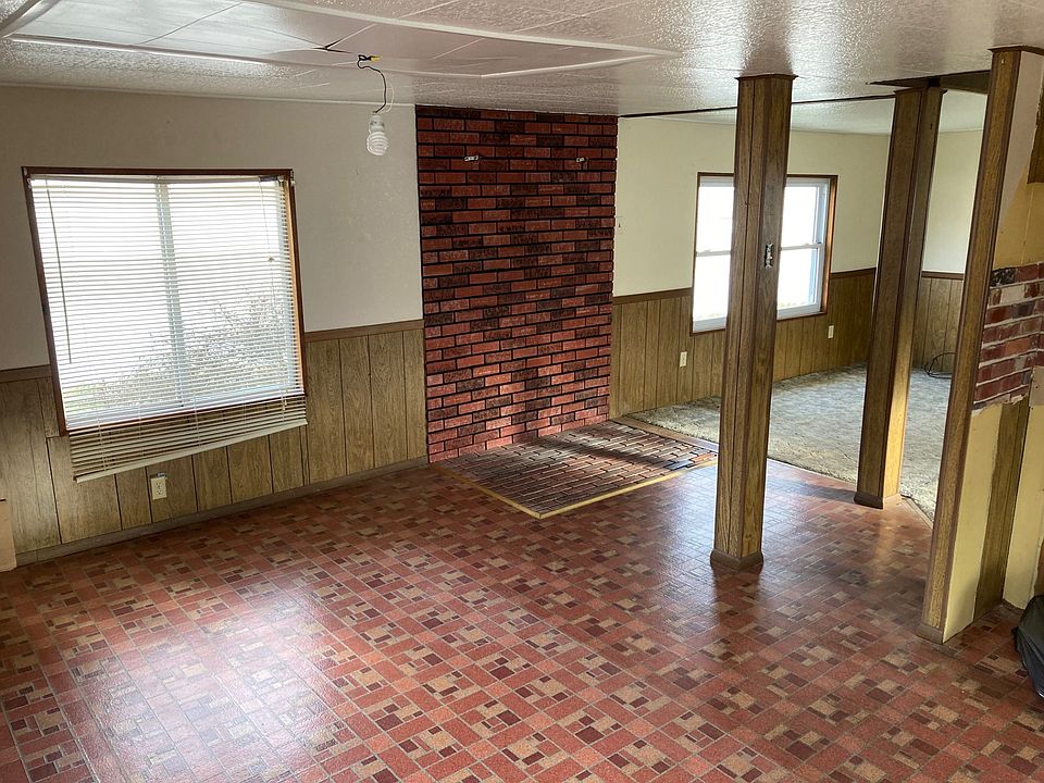 2nd image of 10 Circle Dr