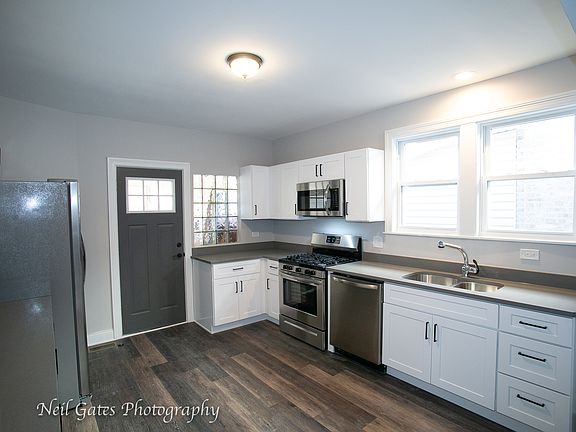 5th image of 2732 N 76th Ave