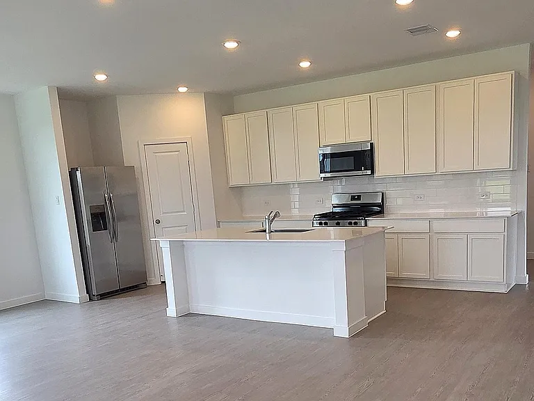2507 Cantera Bluff Ln — Photo 10