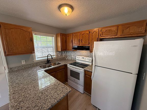 3rd image of 1014 Tuscaloosa St