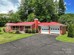 983 Lee Rd, Clyde, NC 28721