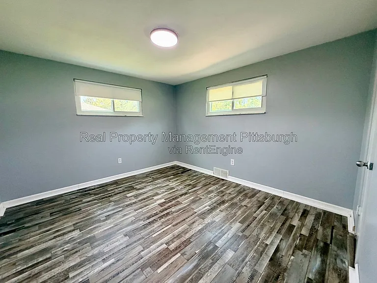 7802 Noblestown Rd — Photo 10