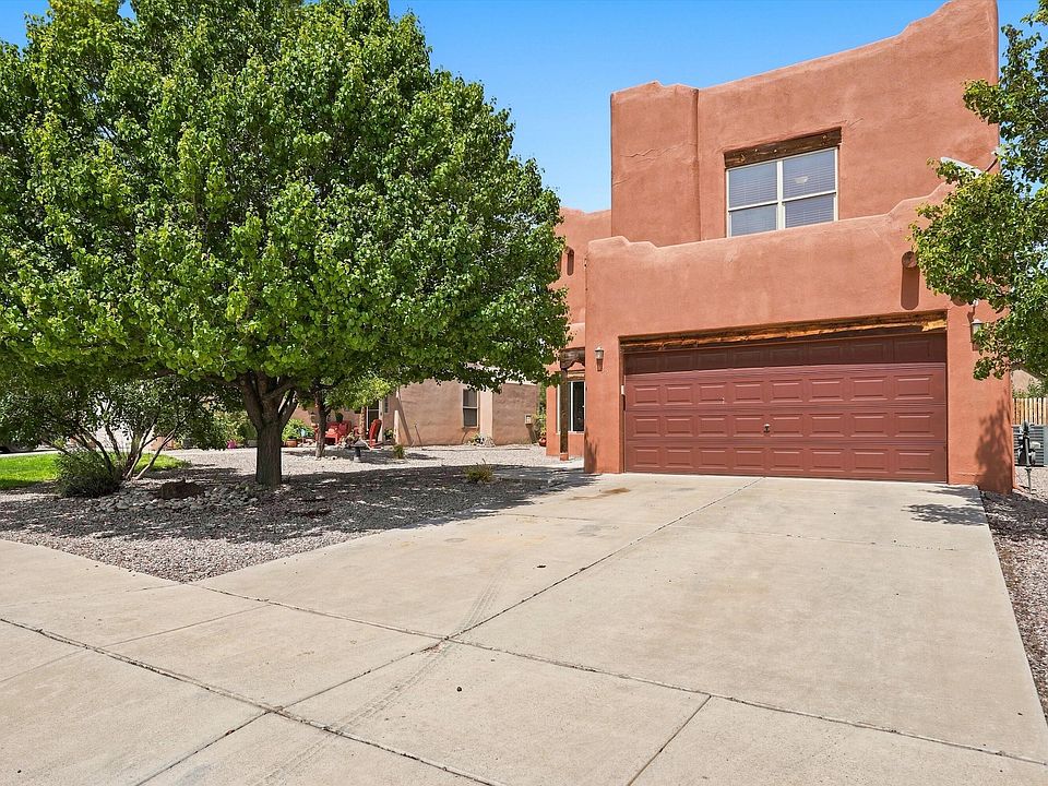 1st image of 3032 Cochiti St NE
