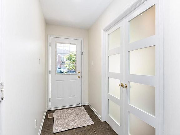 3rd image of 128 Macassa Cir