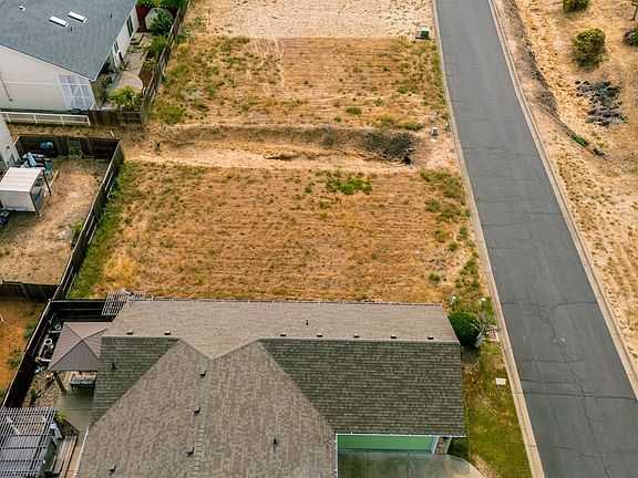 5th image of 241 Red Cedar Ln