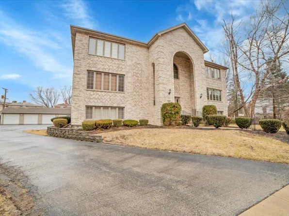 32 E Hattendorf Ave APT 1B, Roselle, IL 60172