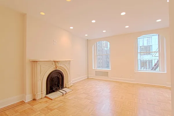 Rented by ROOM Real Estate | media 13