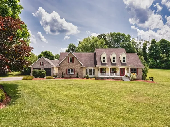 315 Meadow Highlands Dr, Apollo, PA 15613