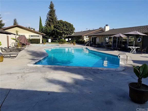 4th image of 134 S Magnolia Ave Unit 1B