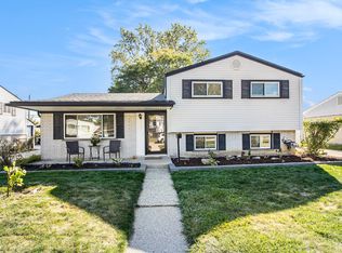 2240 Camel Dr, Sterling Heights, MI 48310