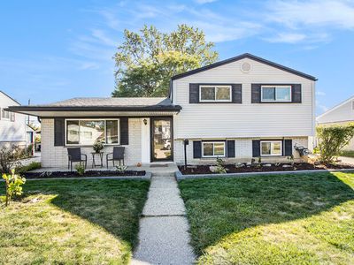 2240 Camel Dr, Sterling Heights, MI, 48310