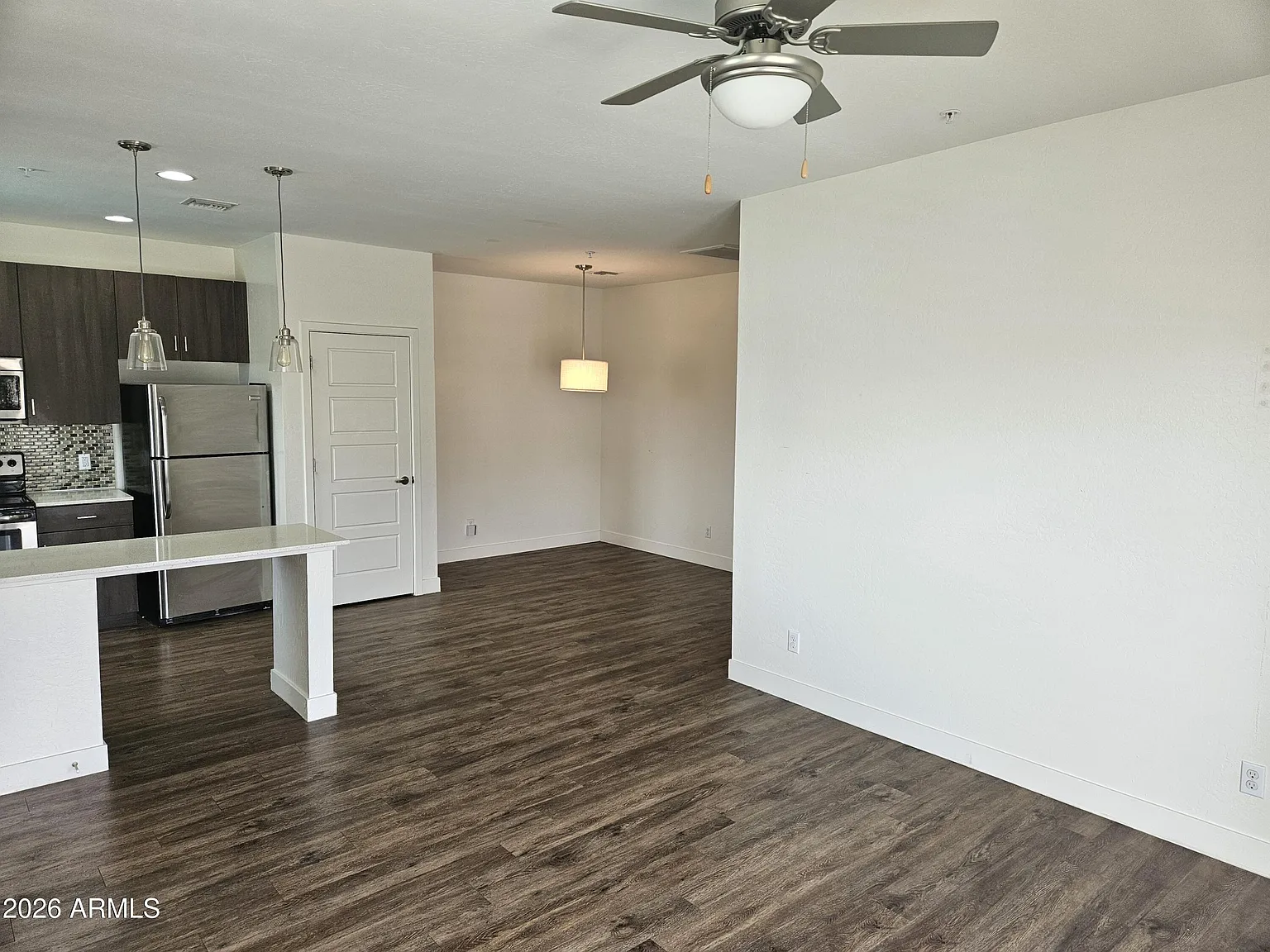 2 bed, 2.0 bath, 1080 sqft, $1,725 — Photo 2