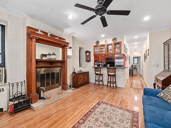 3rd image of 425 W End Ave #1C