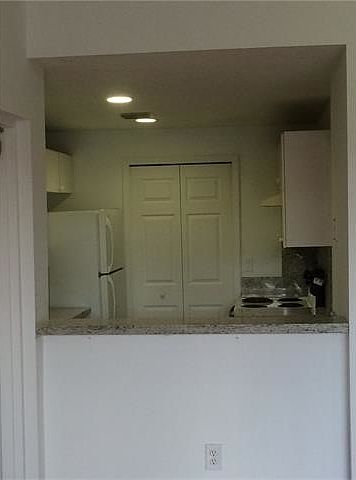 2nd image of 6440 NW 114th Ave Unit 422
