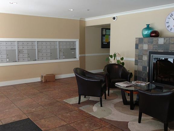 Lobby / Entrance / Mail