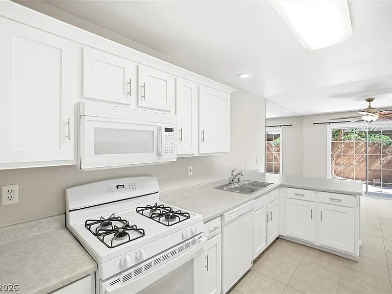 10171 Rocky Tree St — Photo 11
