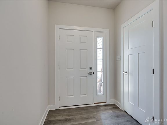 3rd image of 1915 Schmidt Dr N