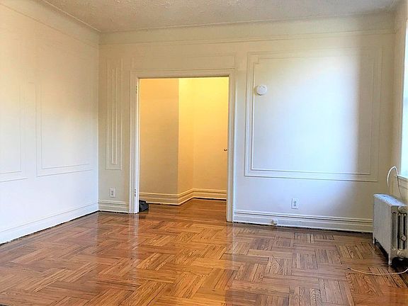 5th image of 260 Hawthorne St APT B1