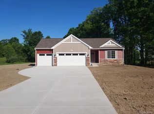 125 Forest Way, Davisburg, MI 48350
