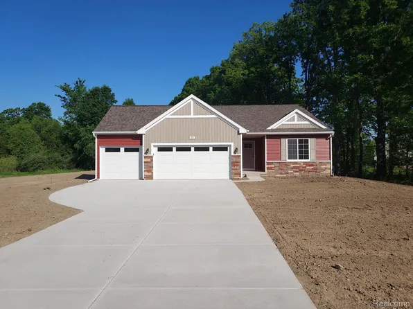 125 Forest Way, Davisburg, MI 48350