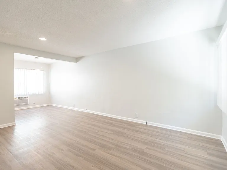 12323 Texas Ave — Photo 29