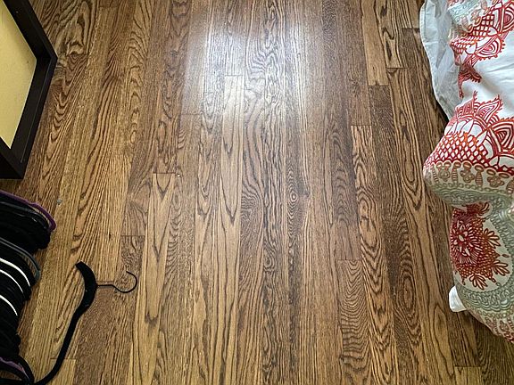 Hardwood floor in MBR