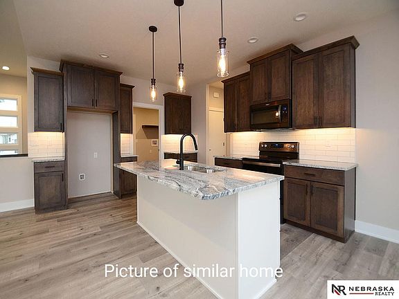 5th image of 325 N 104th St