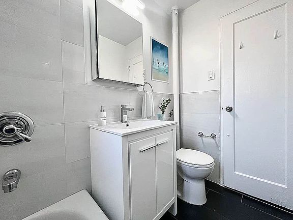 4th image of 81-10 135th St #222