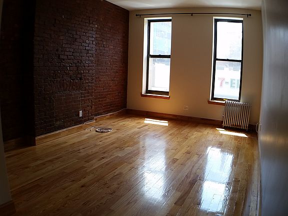2nd image of 886 Manhattan Ave APT 2R