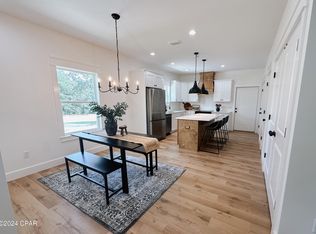 4202 Challenger Blvd, Chipley, FL 32428