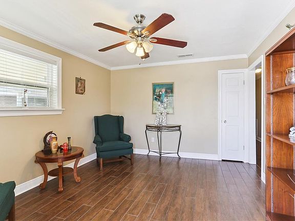 2nd image of 1712 Woodrow Ave