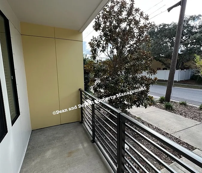 New Luxury Rentals In The Heart of Largo — Photo 23