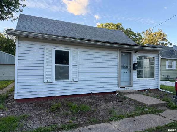 714 W Avenue F, Lewistown, IL 61542