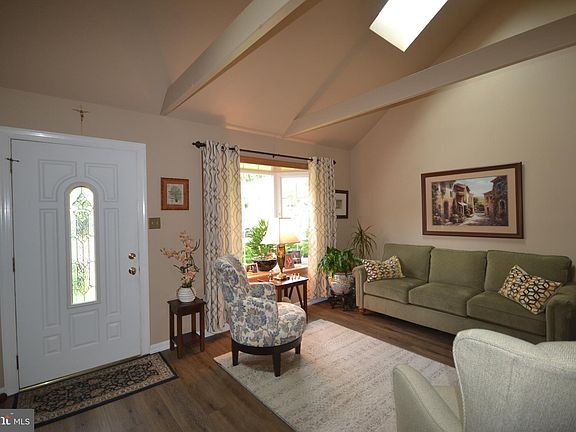 4th image of 114 Stony Creek Ave