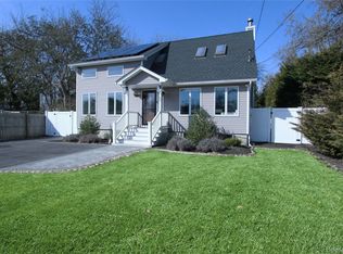 20 Lincoln Blvd, East Moriches, NY 11940