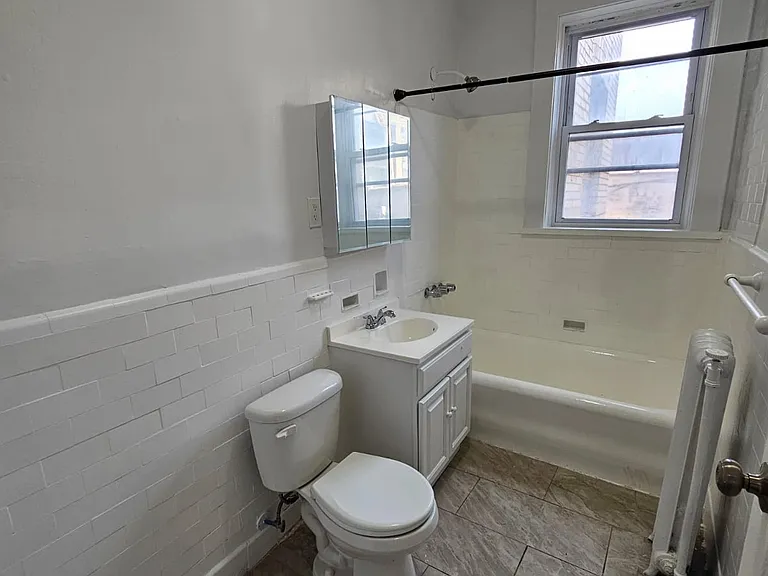 790 Clinton Ave #2D — Photo 2