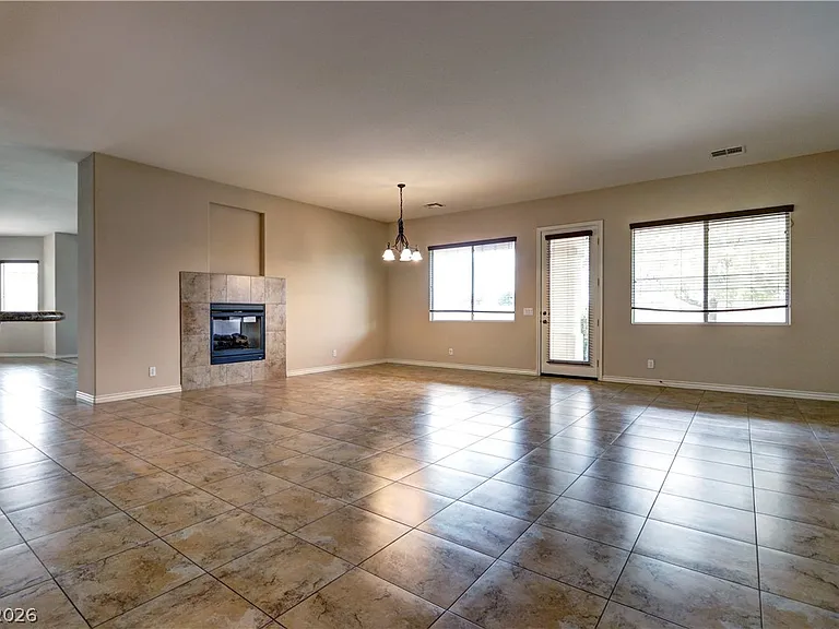 7560 Prancing Pony Ct — Photo 3
