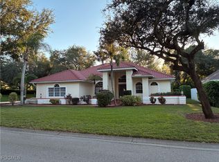 11810 Pinewood Lakes Dr, Fort Myers, FL 33913