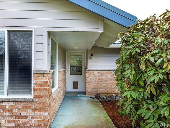 4th image of 15001 11th Avenue Ct E