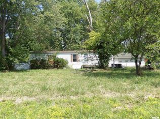 11290 Old Lake Rd, Benton, IL 62812