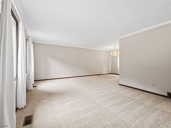 4th image of 23694 Samuel Dr