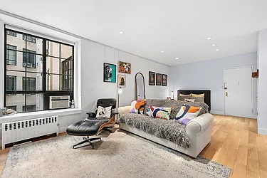 Sold by The SIMPLE Real Estate Co