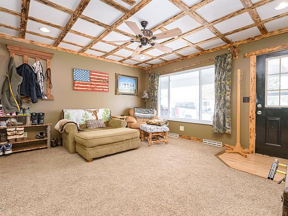 3rd image of 132 Wagon Wheel Ln