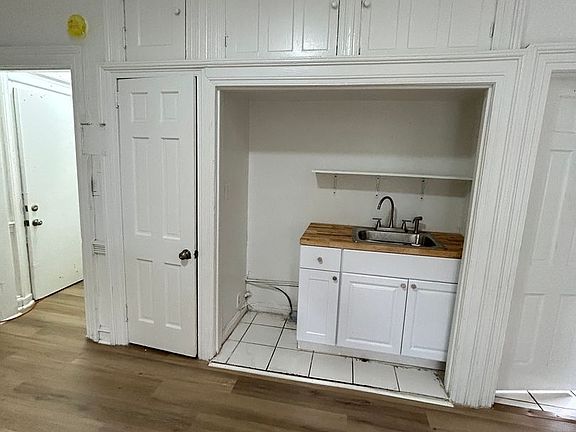 5th image of 4908 Germantown Ave #5