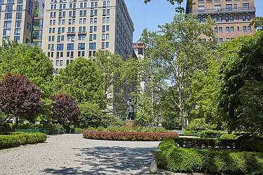 44 Gramercy Park #12a In Gramercy Park, Manhattan 