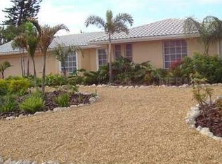612 Foxworth Ln, Holmes Beach, FL 34217