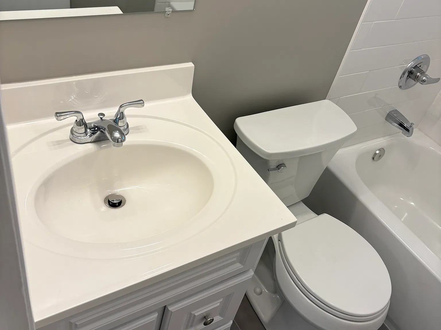 3 bed, 1100 sqft, $1,900 — Photo 3