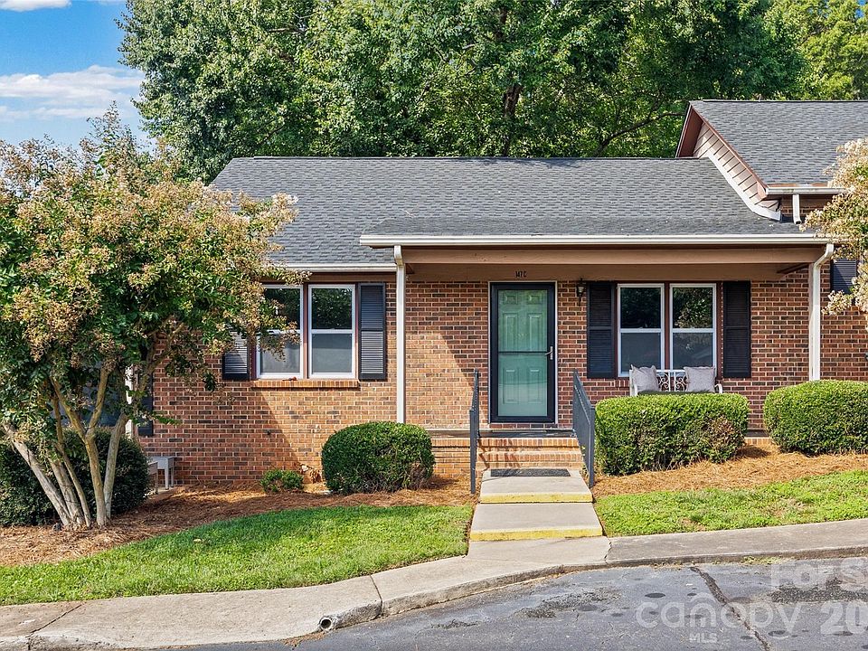 1st image of 147C Glenwood Dr
