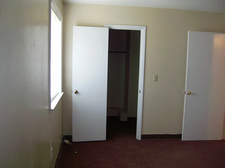 SRA 902 Master Bedroom Closet_05152017