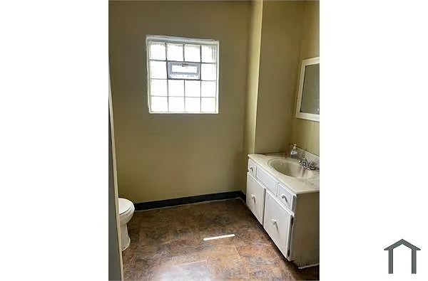 1731 Lincoln Way photo 1